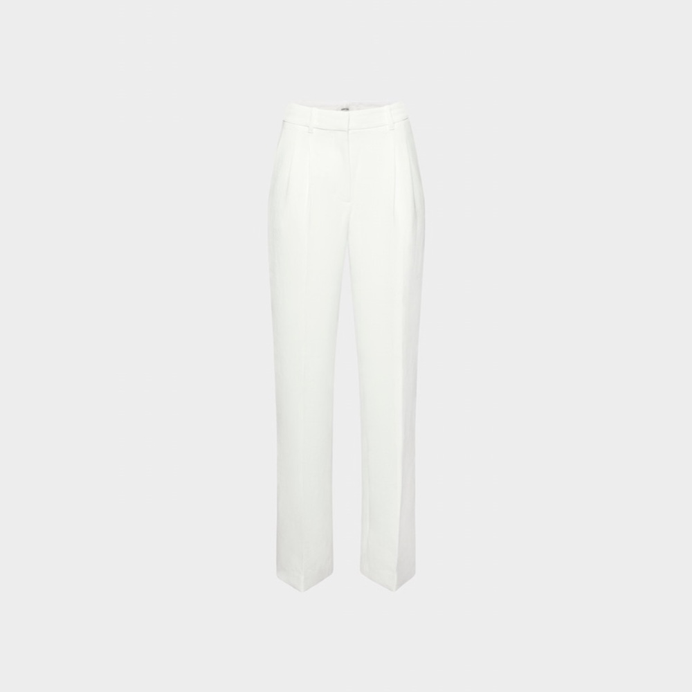 NWOT - Aritzia The Effortless Pant - Short - Crepette - White - Size 6